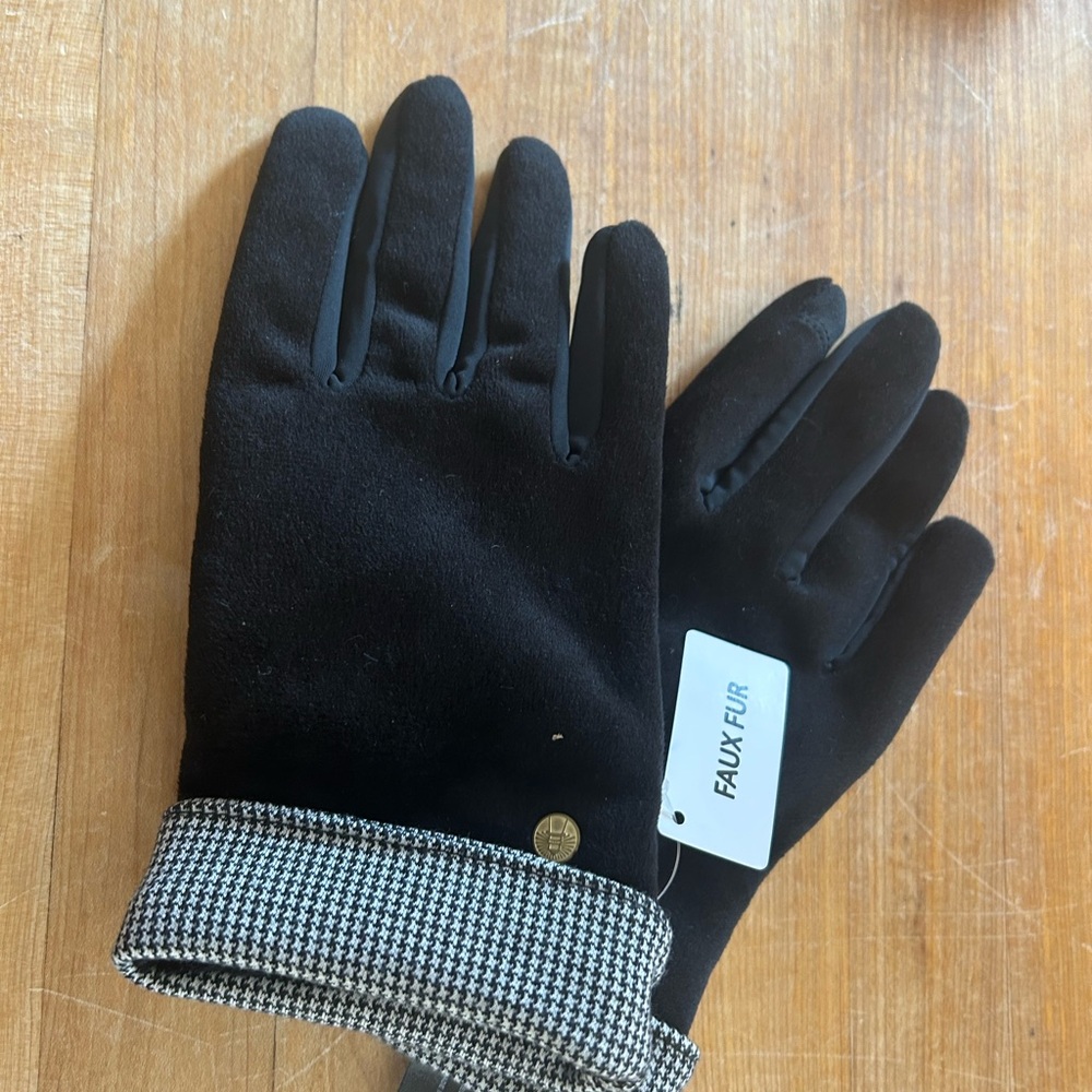 NWT Black Faux Suede Women’s Cuffed Gloves - Size Small